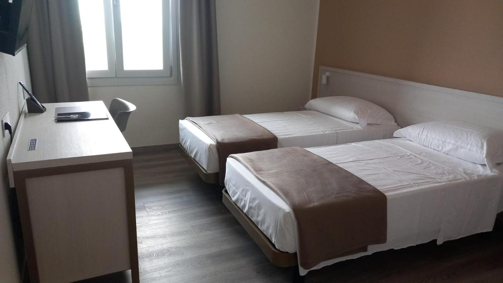 Hotel Donatello โมดินา ภายนอก รูปภาพ