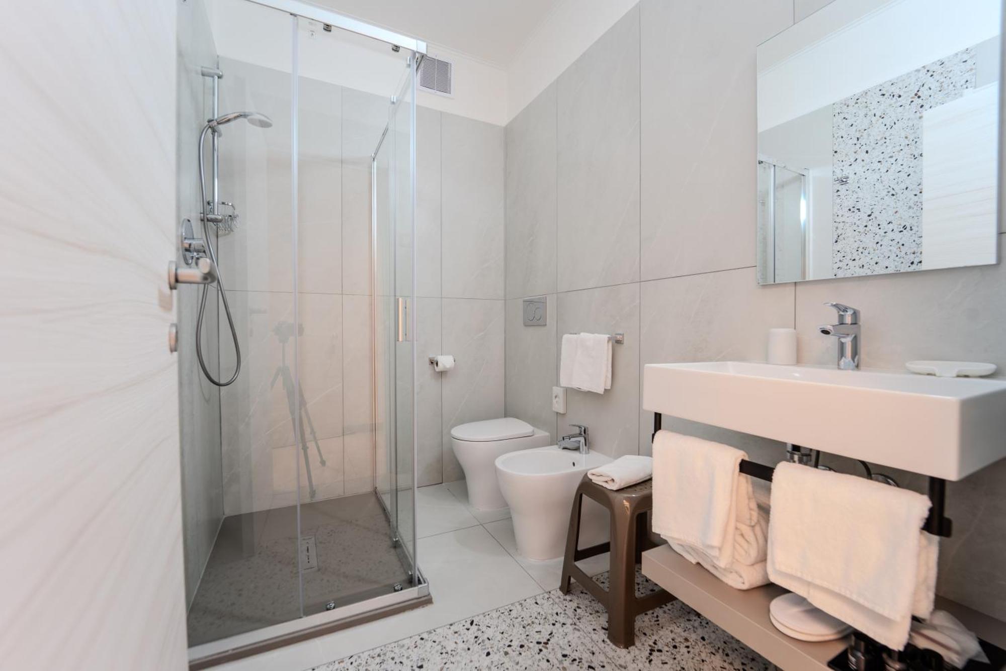 Hotel Donatello โมดินา ภายนอก รูปภาพ