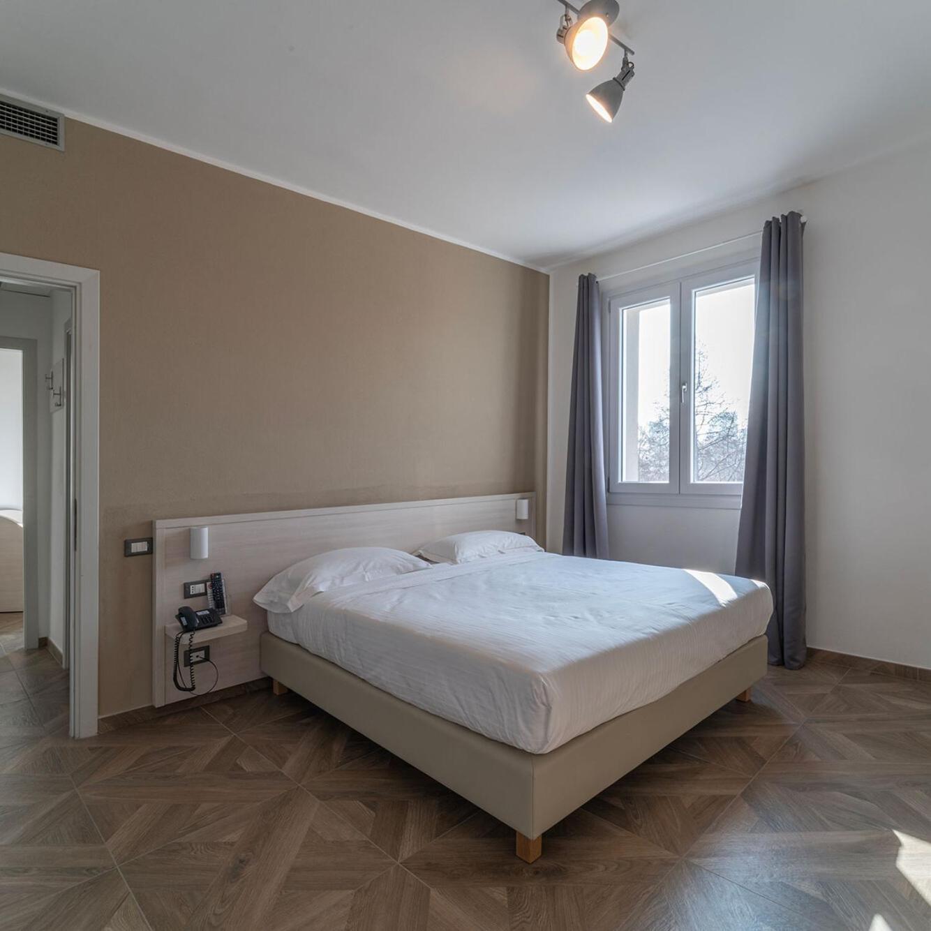 Hotel Donatello โมดินา ภายนอก รูปภาพ