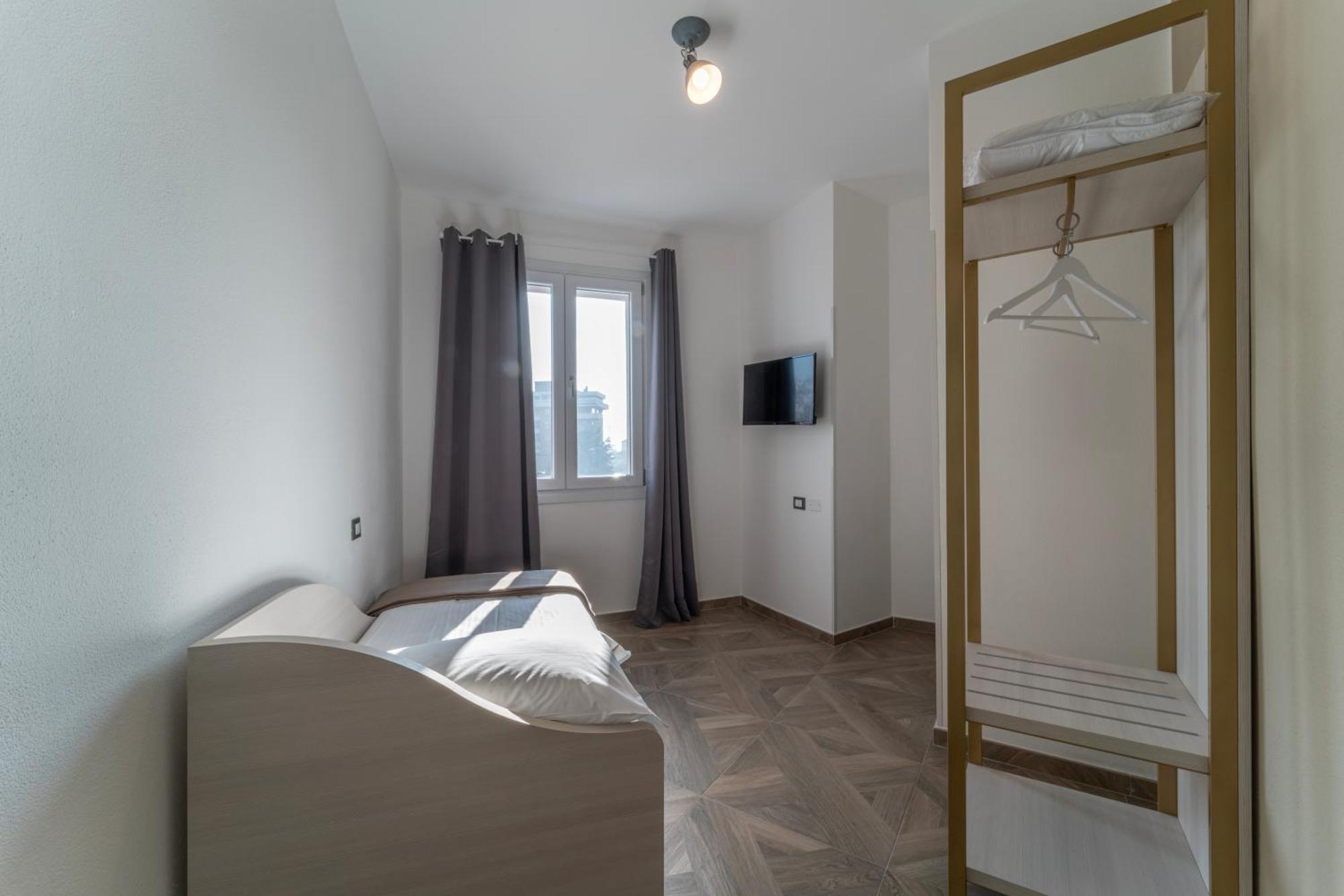 Hotel Donatello โมดินา ภายนอก รูปภาพ