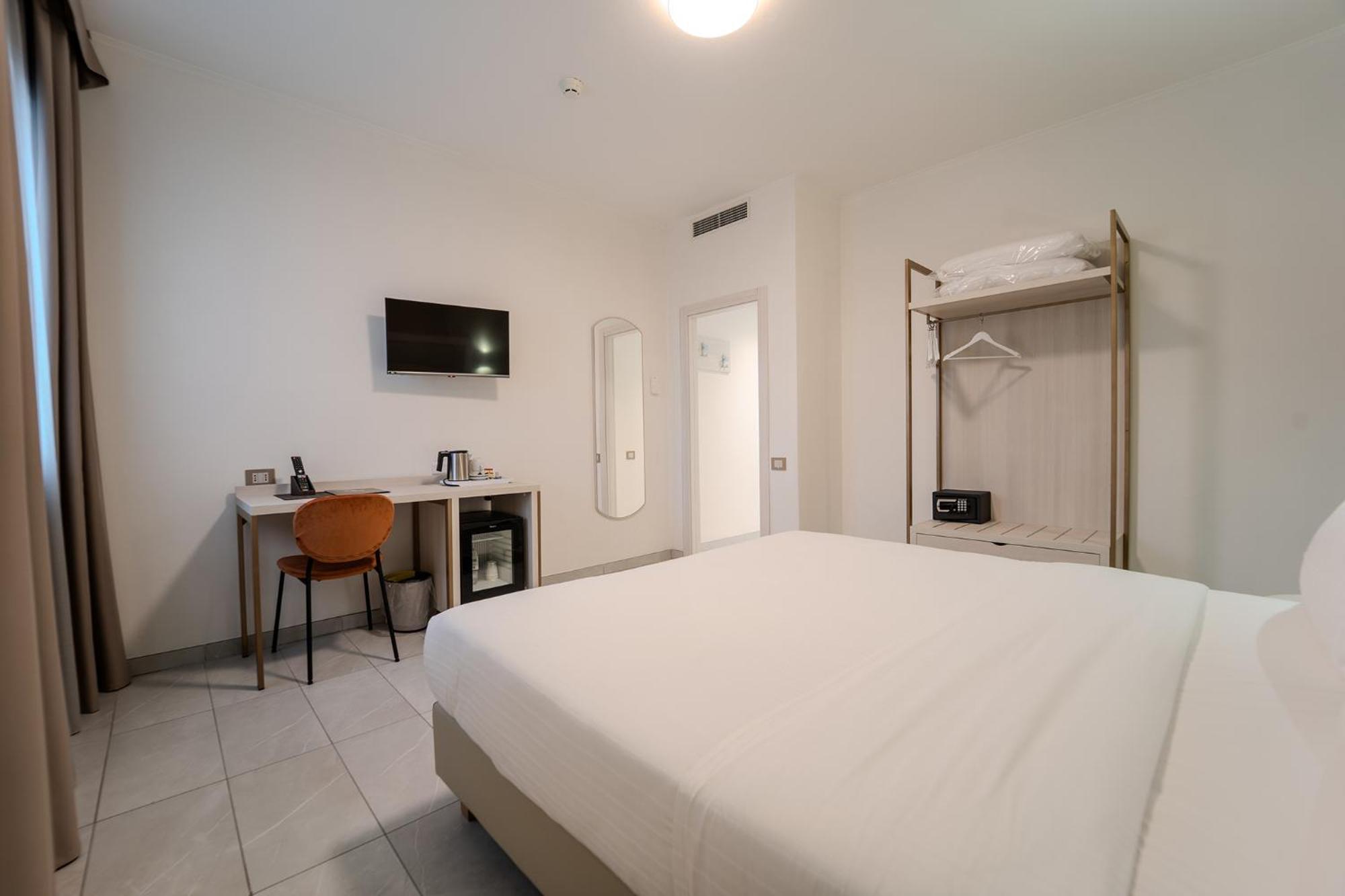 Hotel Donatello โมดินา ภายนอก รูปภาพ