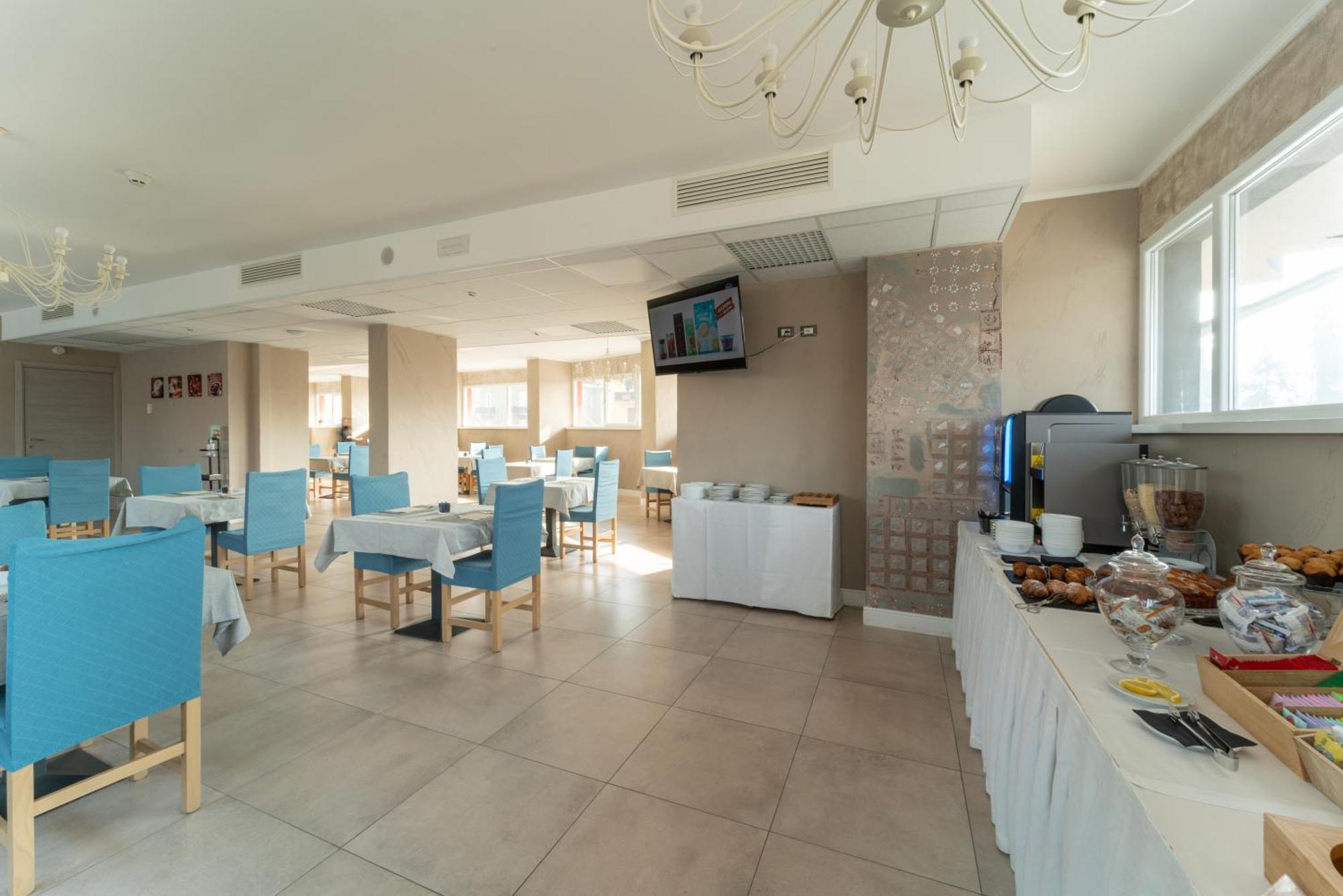 Hotel Donatello โมดินา ภายนอก รูปภาพ