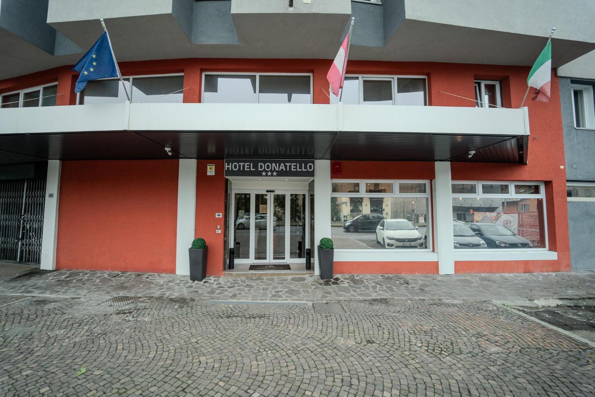 Hotel Donatello โมดินา ภายนอก รูปภาพ
