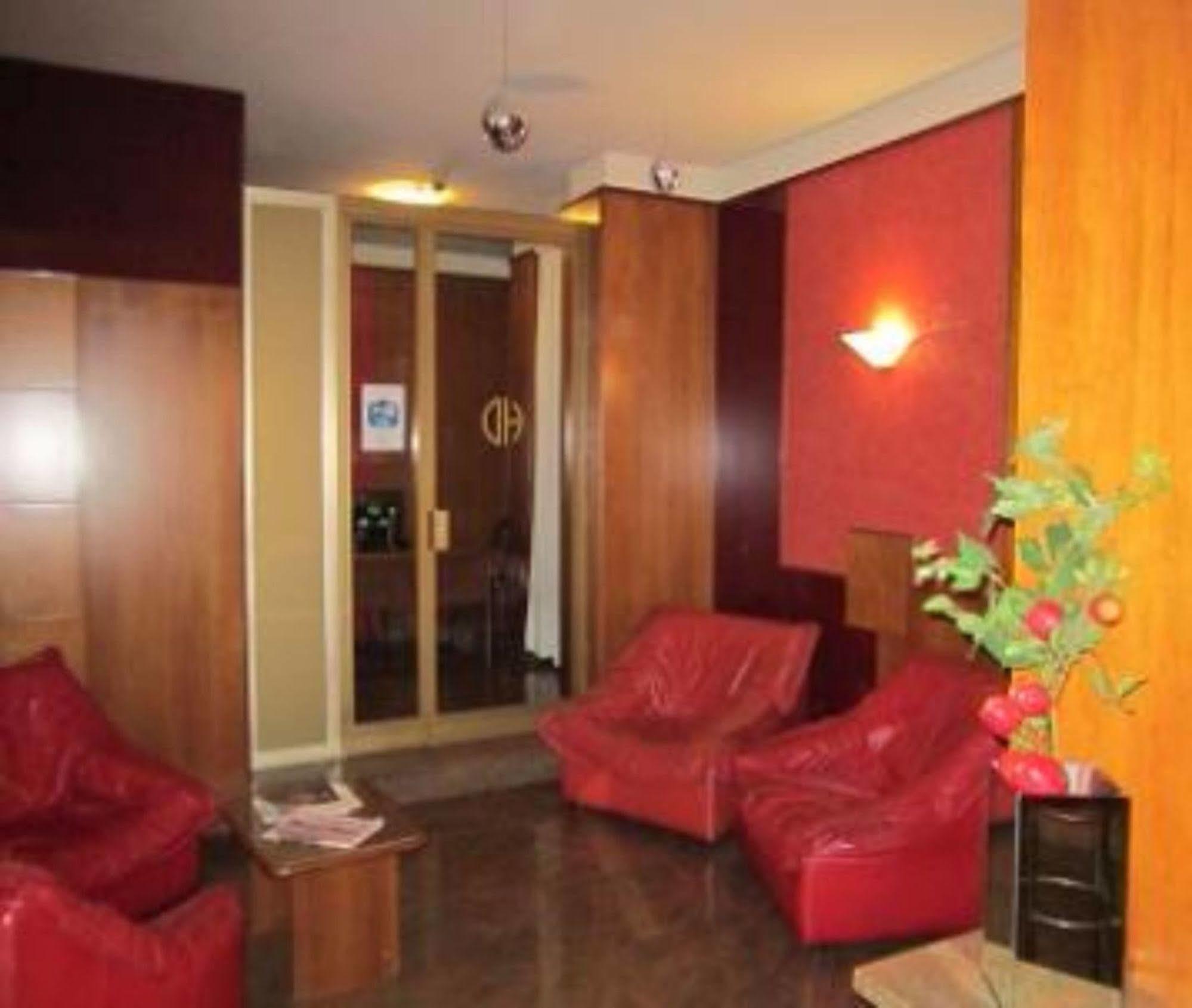 Hotel Donatello โมดินา ภายนอก รูปภาพ