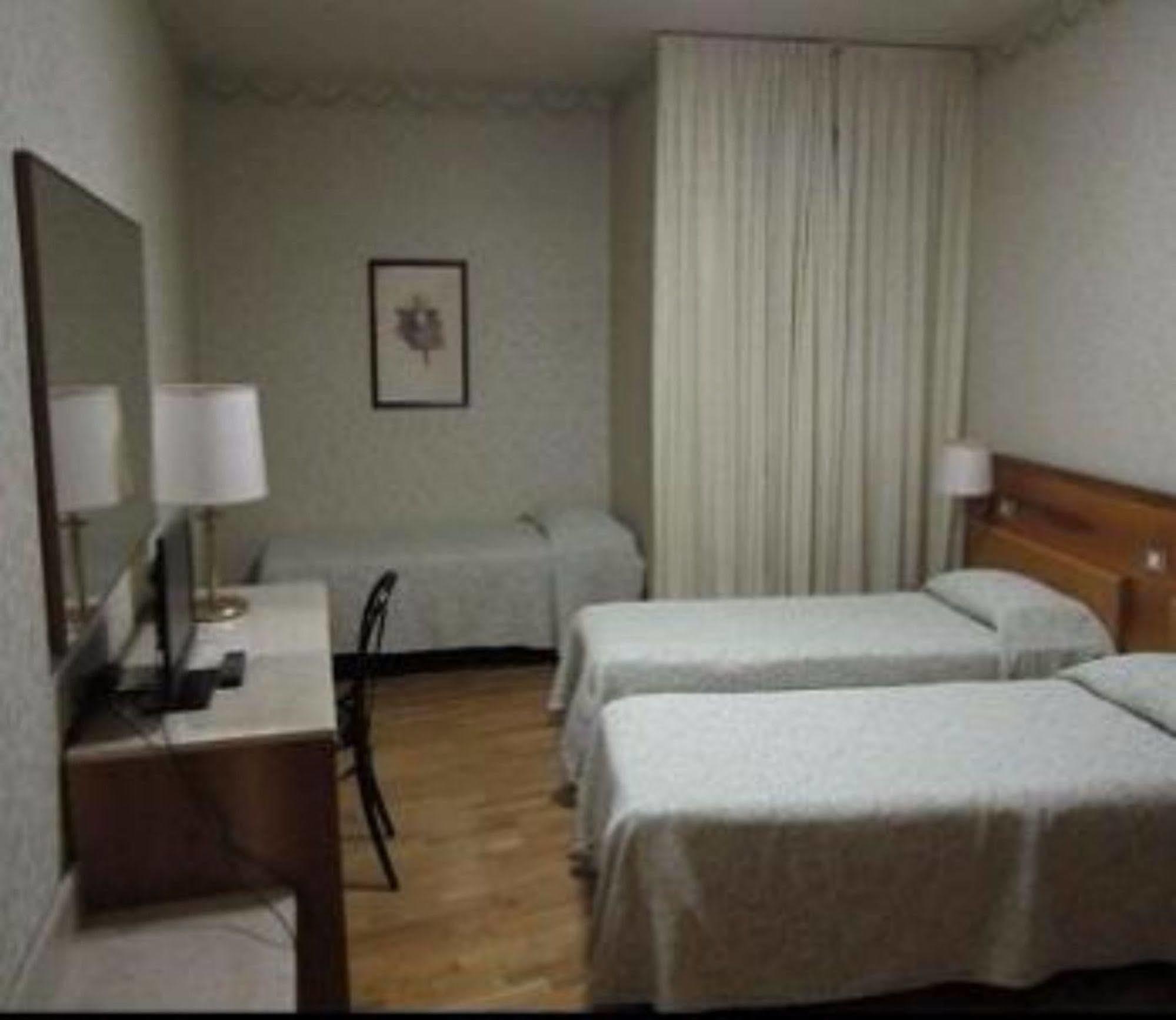 Hotel Donatello โมดินา ภายนอก รูปภาพ